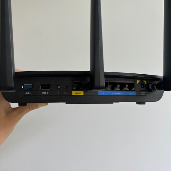 LINKSYS EA7500 V2 dual band 880 MHz wifi router for home - Picture 4 of 6